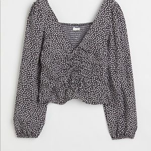 H&M | Black White Floral Long Sleeve Top Blouse Smocked Ruched | Black & White